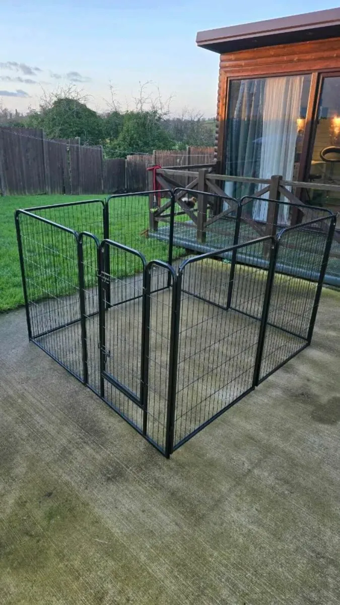 Enclosure 8 panels brand new - Image 1