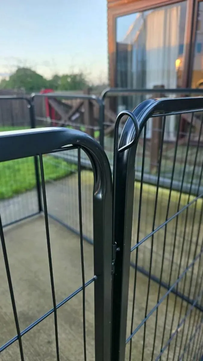 Enclosure 8 panels brand new - Image 3