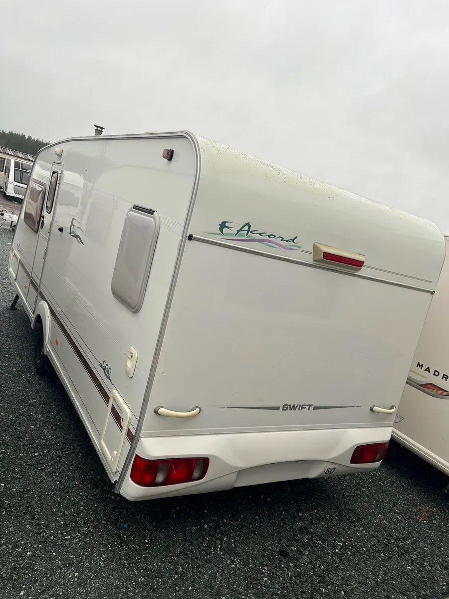 Swift caravan Fixed bed - Image 3