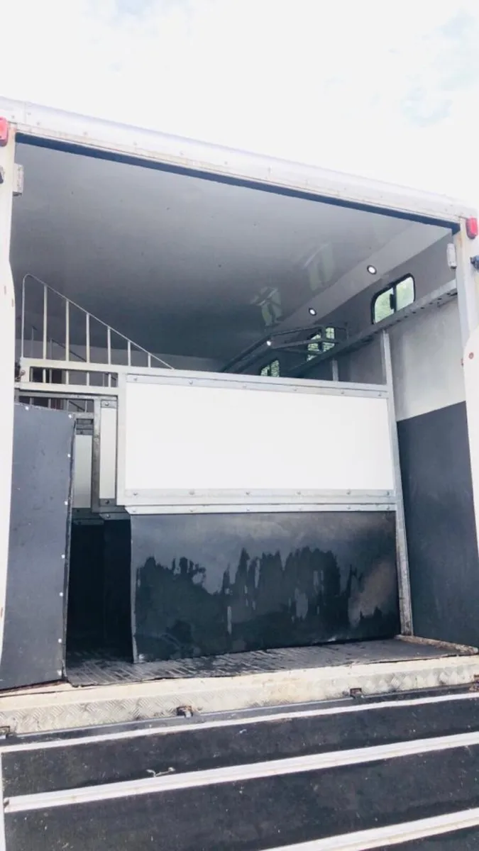 Horse Lorry - Image 4