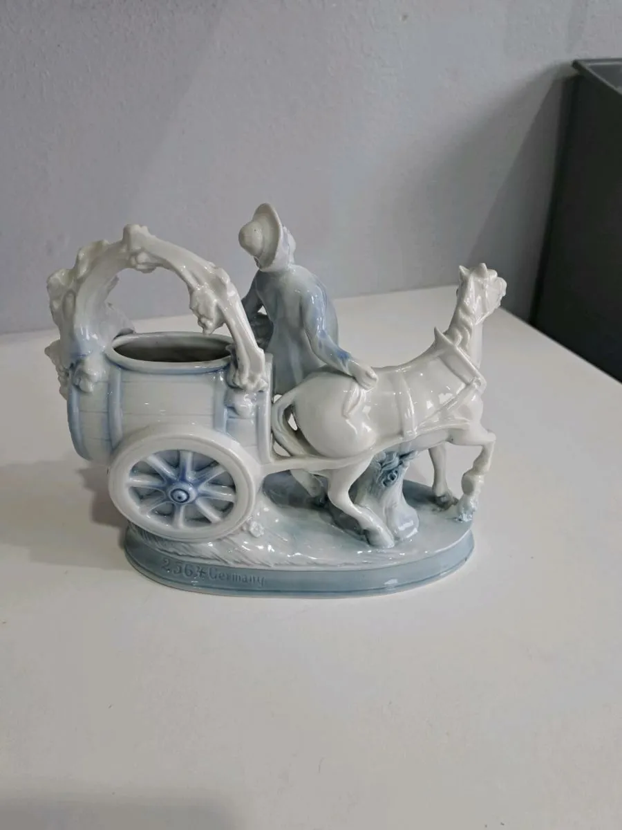 Porcelain Figurine - Image 3