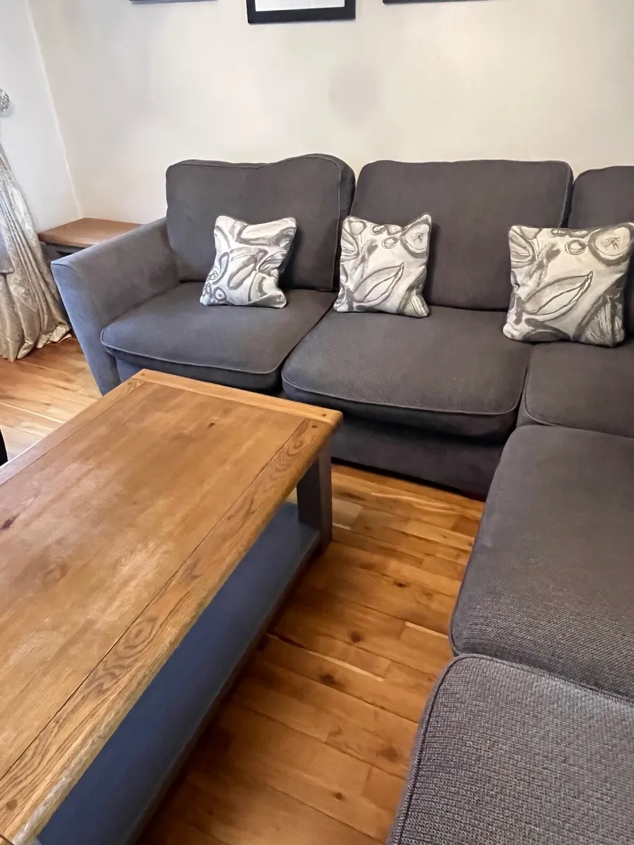 L  Couch and coffee table/ matching 2 table next - Image 2