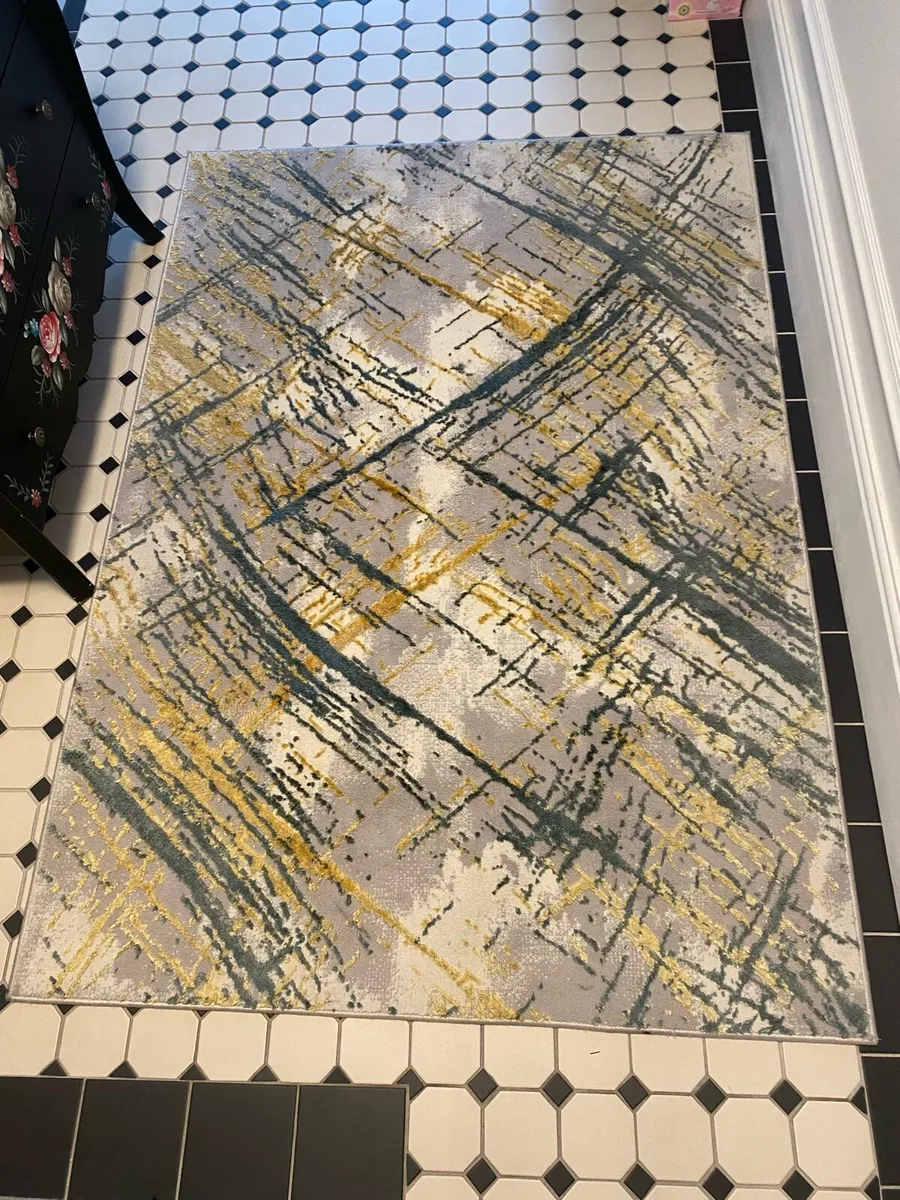 Beautiful abstract rug - Image 1