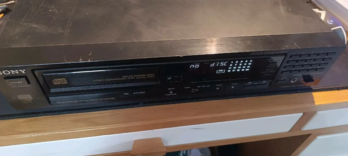 Sony CDP-770 - No remote - Image 4