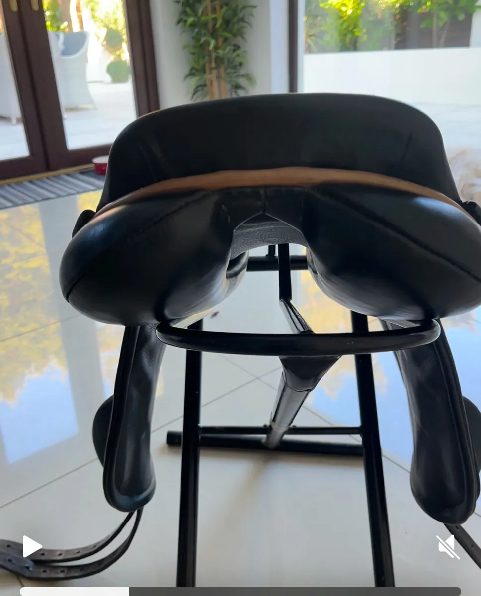 17” Berneys Grand Prix Olympic Close Contact - Image 2