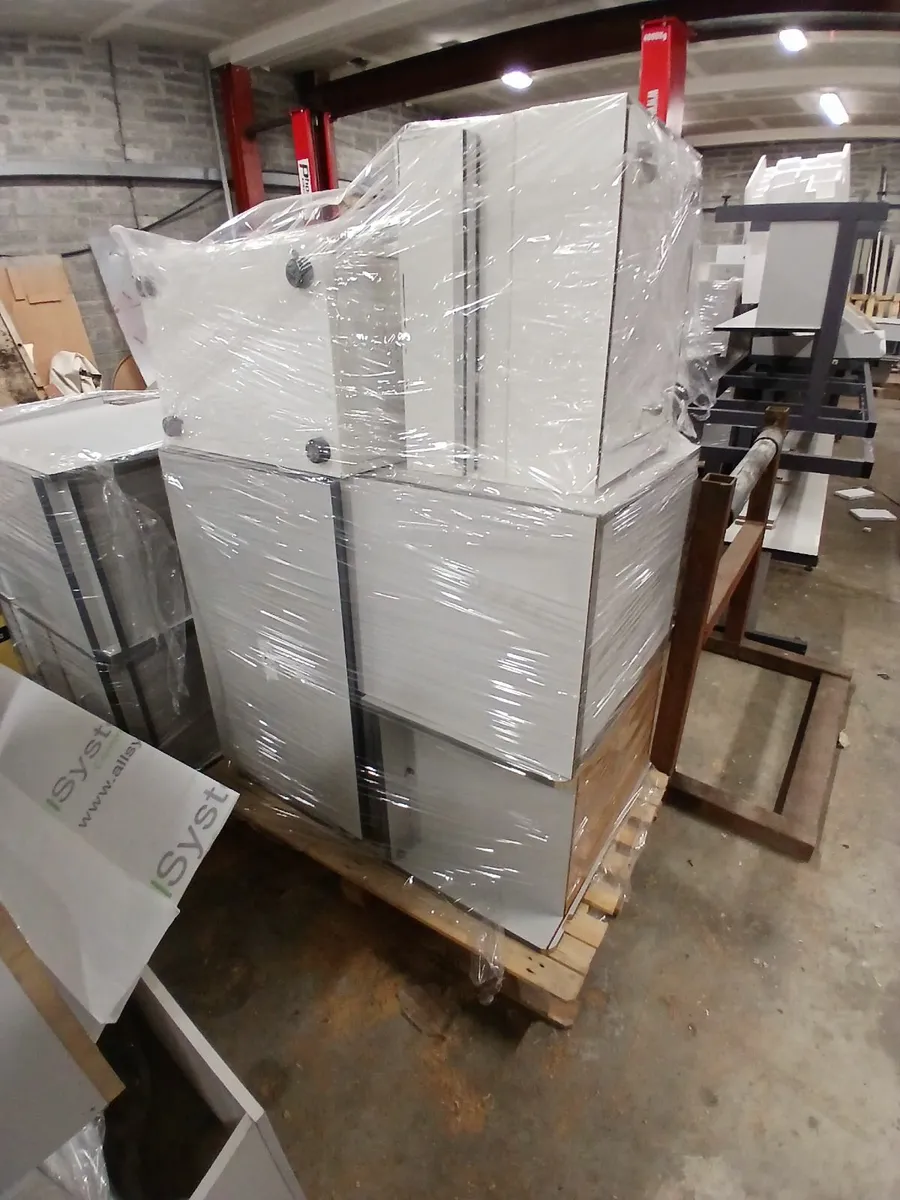 Laboratory - Image 3