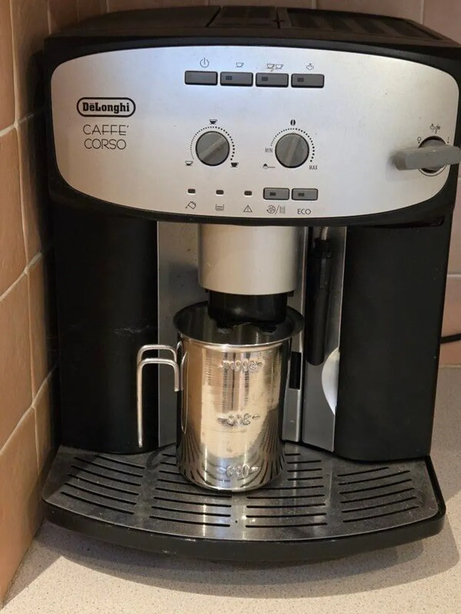 DeLonghi Bean to Cup Coffee Machine