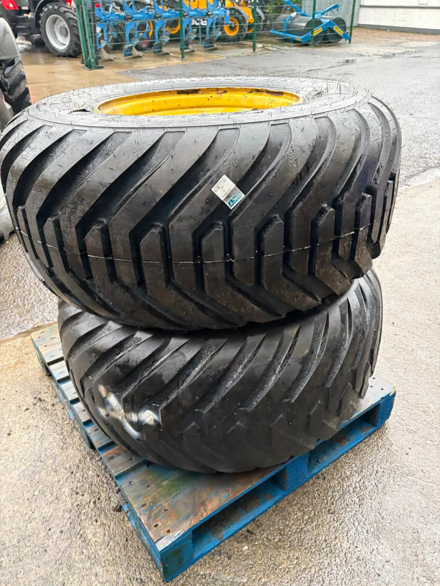 8 Stud wheels  floatation - Image 2