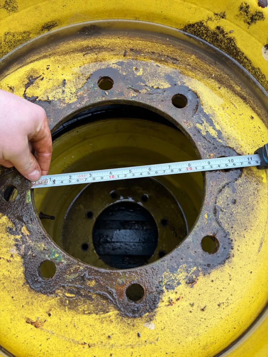 8 Stud wheels  floatation - Image 3