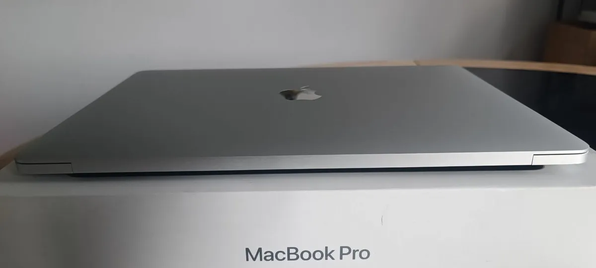 Apple MacBook Pro 2020 M1 13.3" 256GB SSD 8GB RAM - Image 4