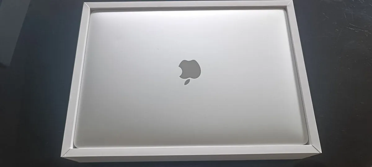 Apple MacBook Pro 2020 M1 13.3" 256GB SSD 8GB RAM - Image 1