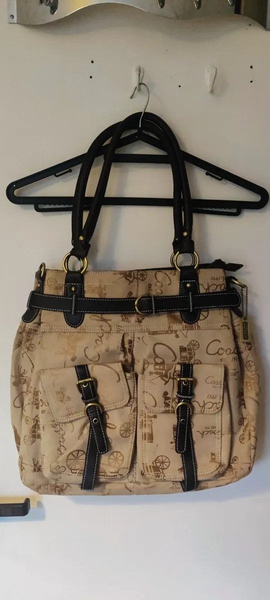 AUTHENTIC COACH 1941 HORSE AND CARRIAGE BAG - Image 1