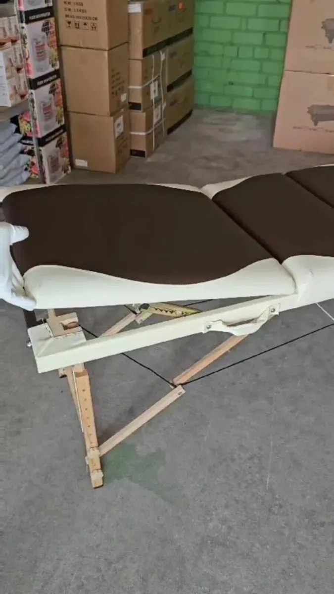 3-Fold Portable Massage Table beand new - Image 2