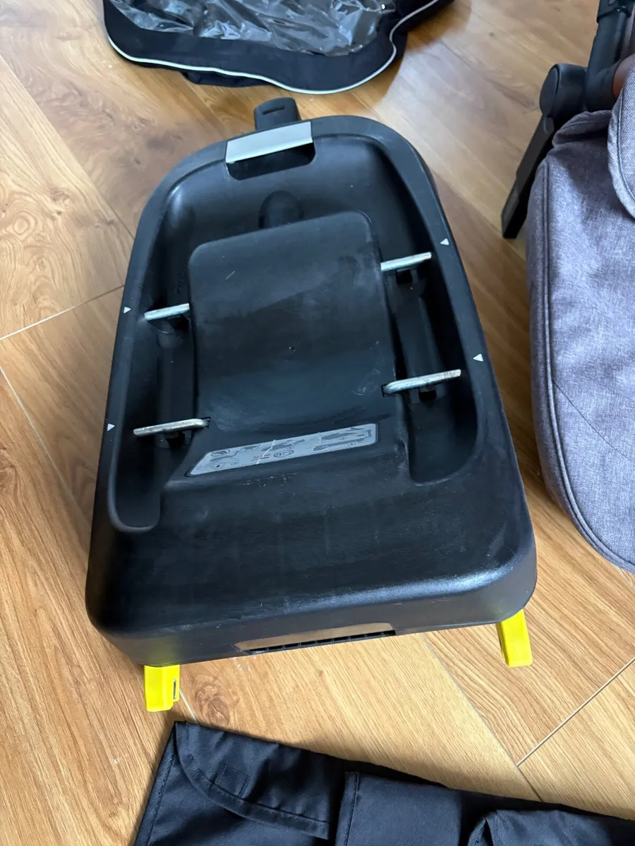 Silver Cross Wayfarer full travel system - Image 1