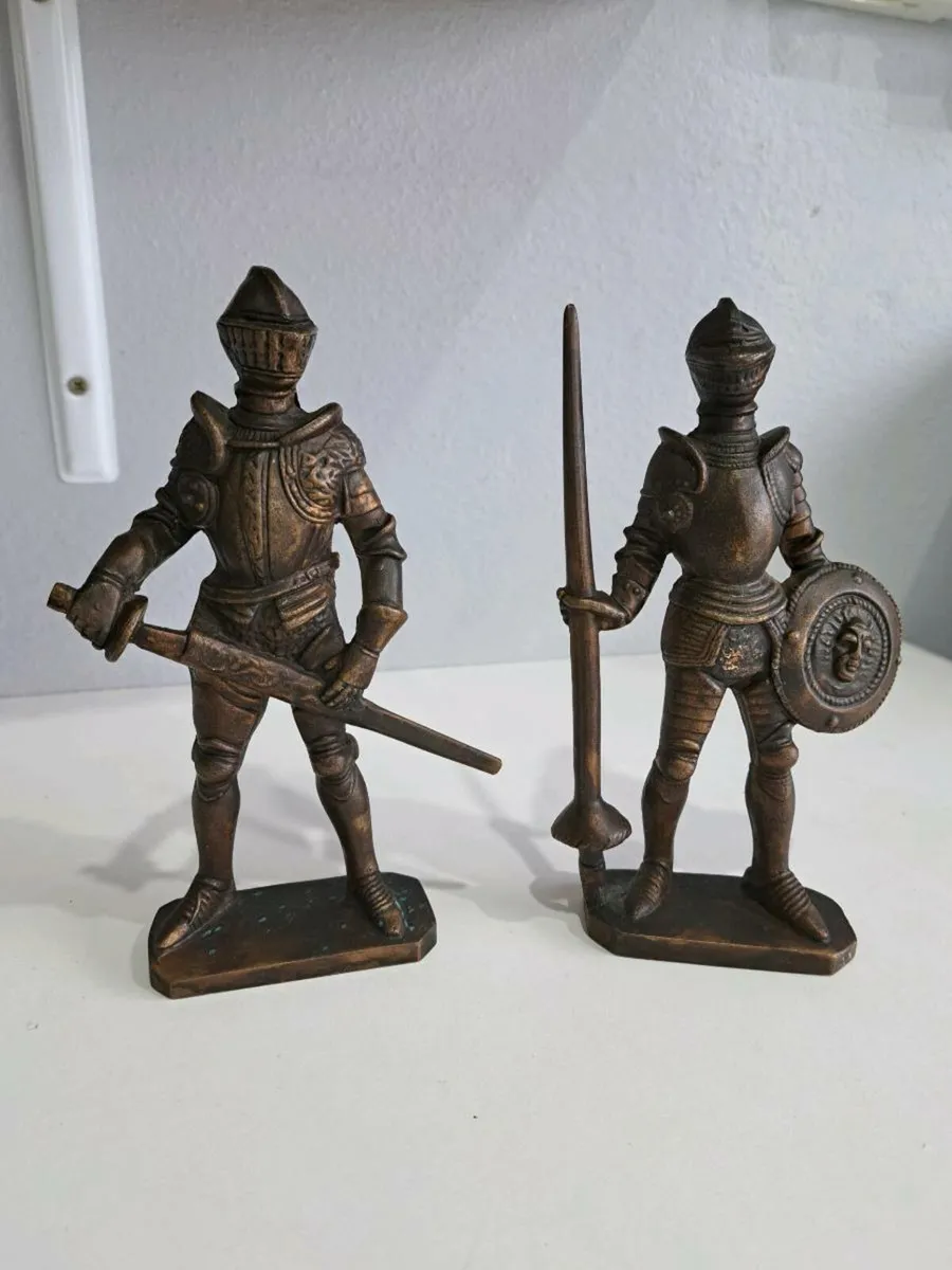 Bronze Figures - Image 1