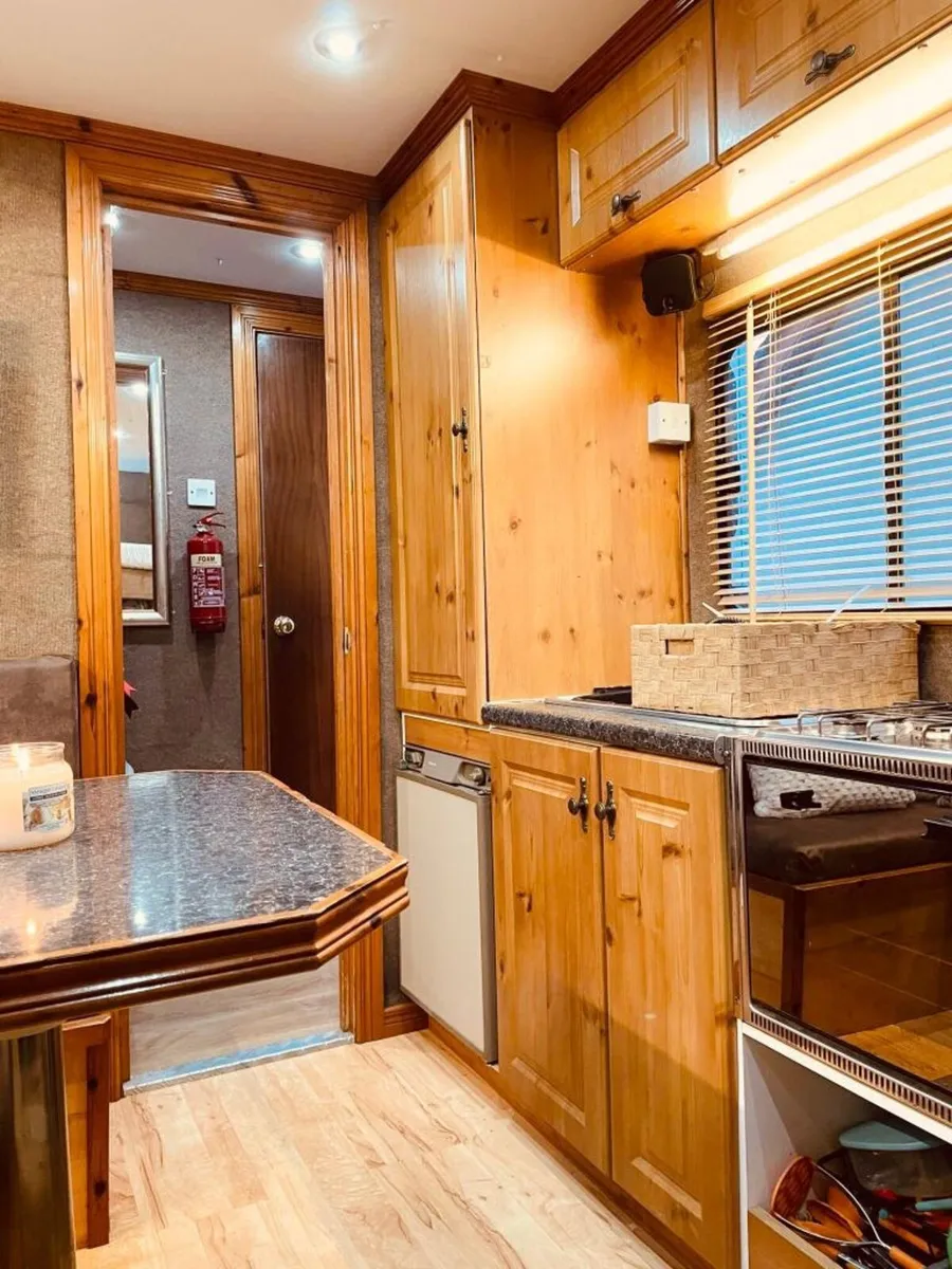 Horse Lorry - Image 2