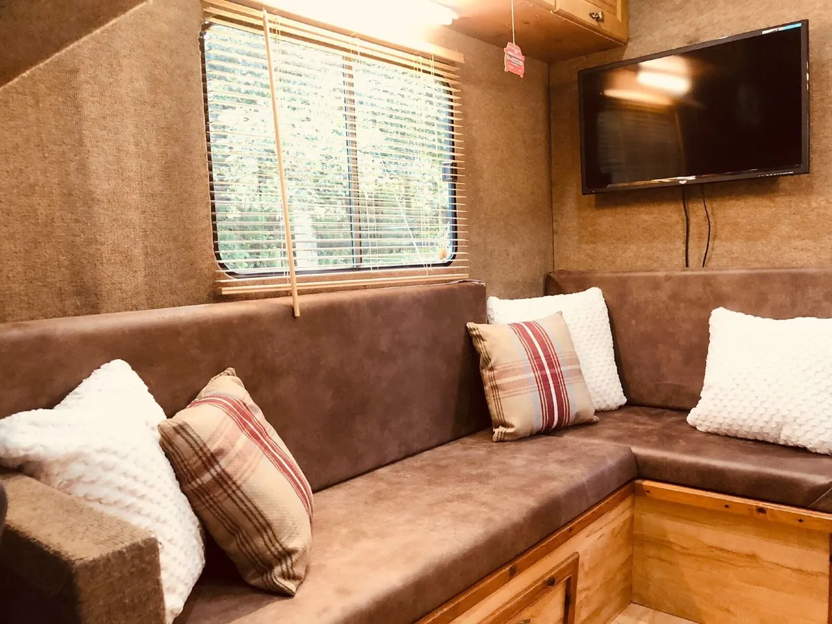 Horse Lorry - Image 3