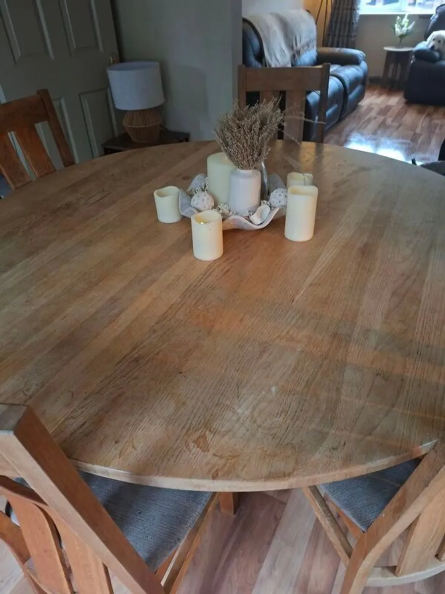 solid wood round table and 5 chairs - Image 4