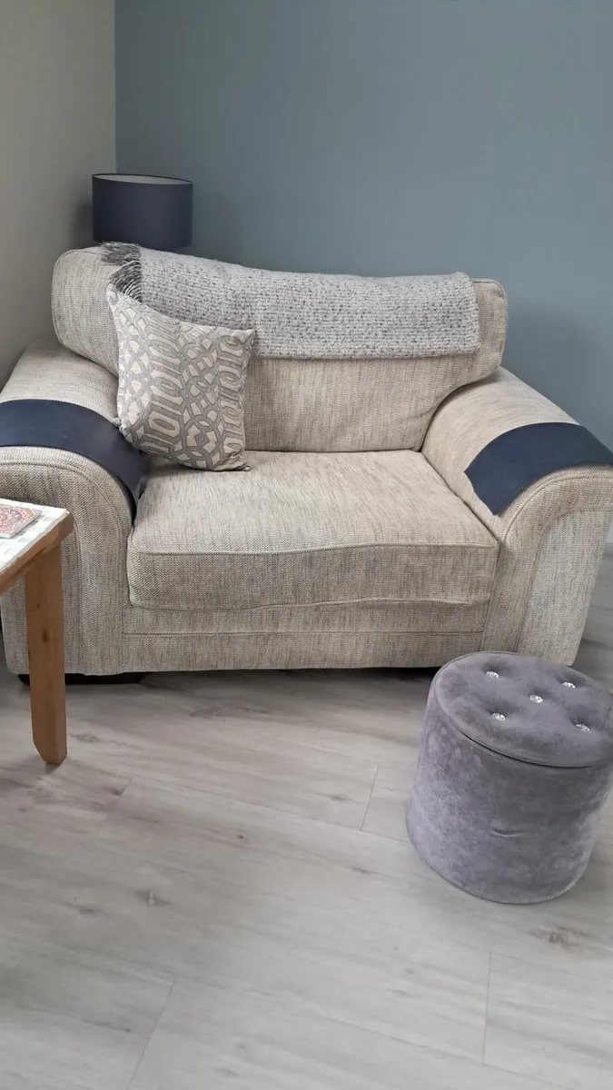 3 piece suite of furniture - Image 2