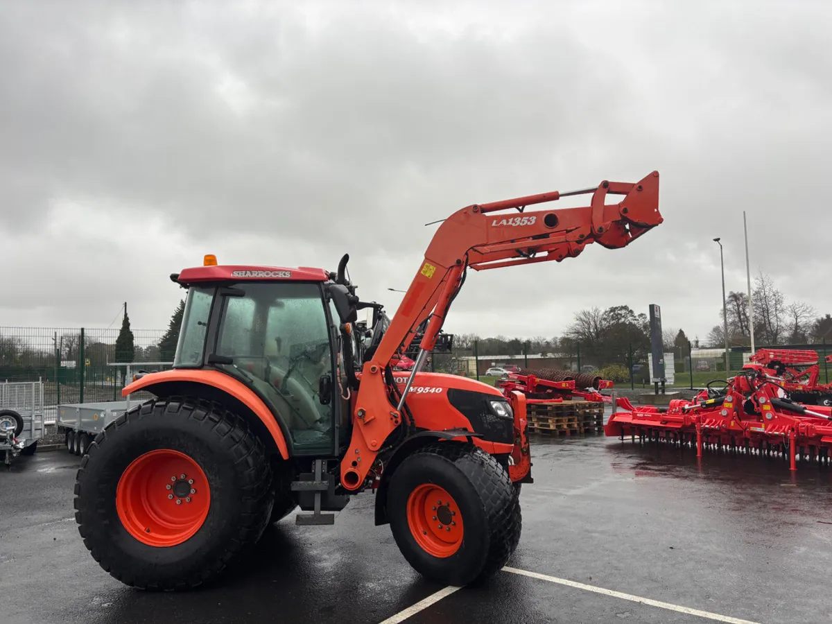 Kubota M9540 c/w loader - Image 2