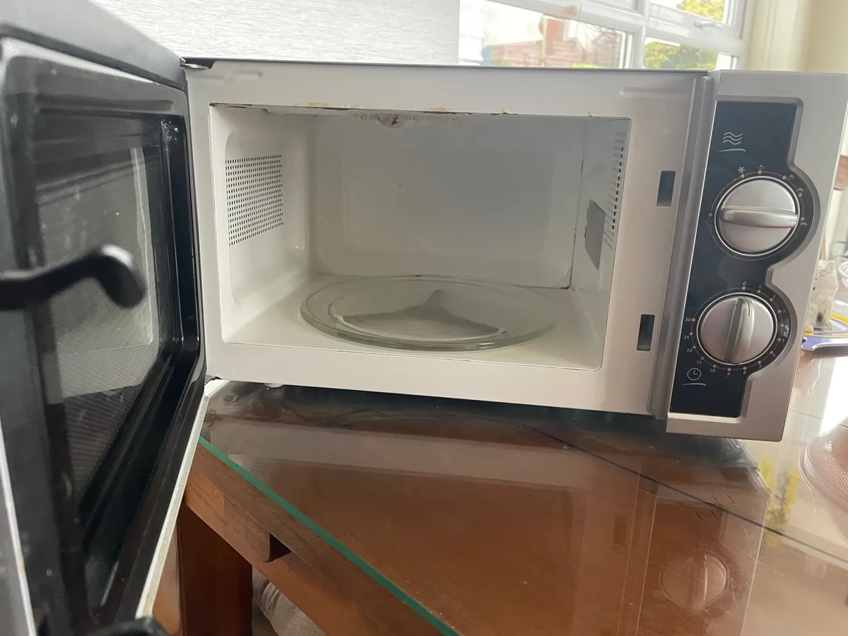 Microwave - Image 2
