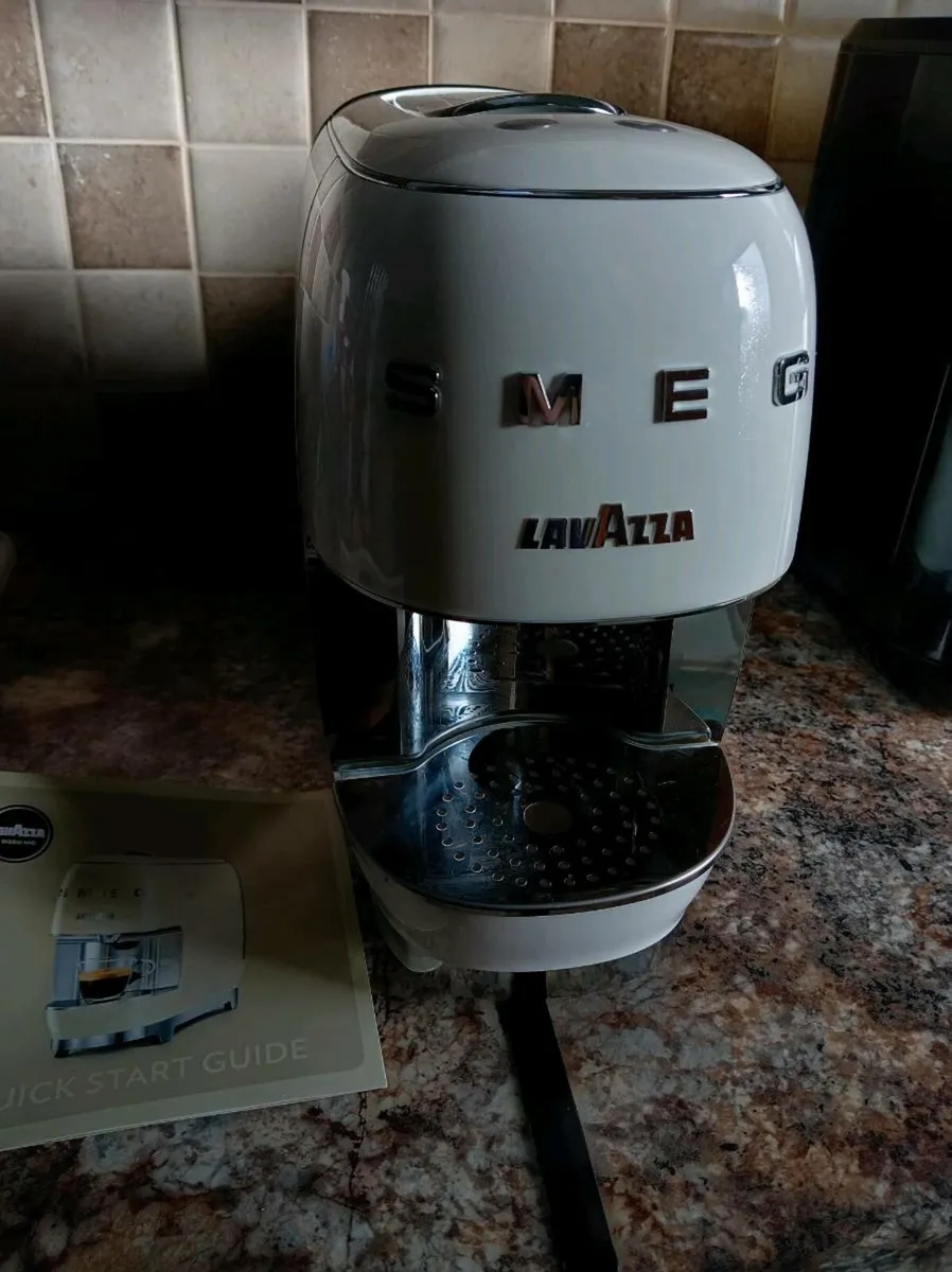 Smeg Lavazza coffee machine - Image 2
