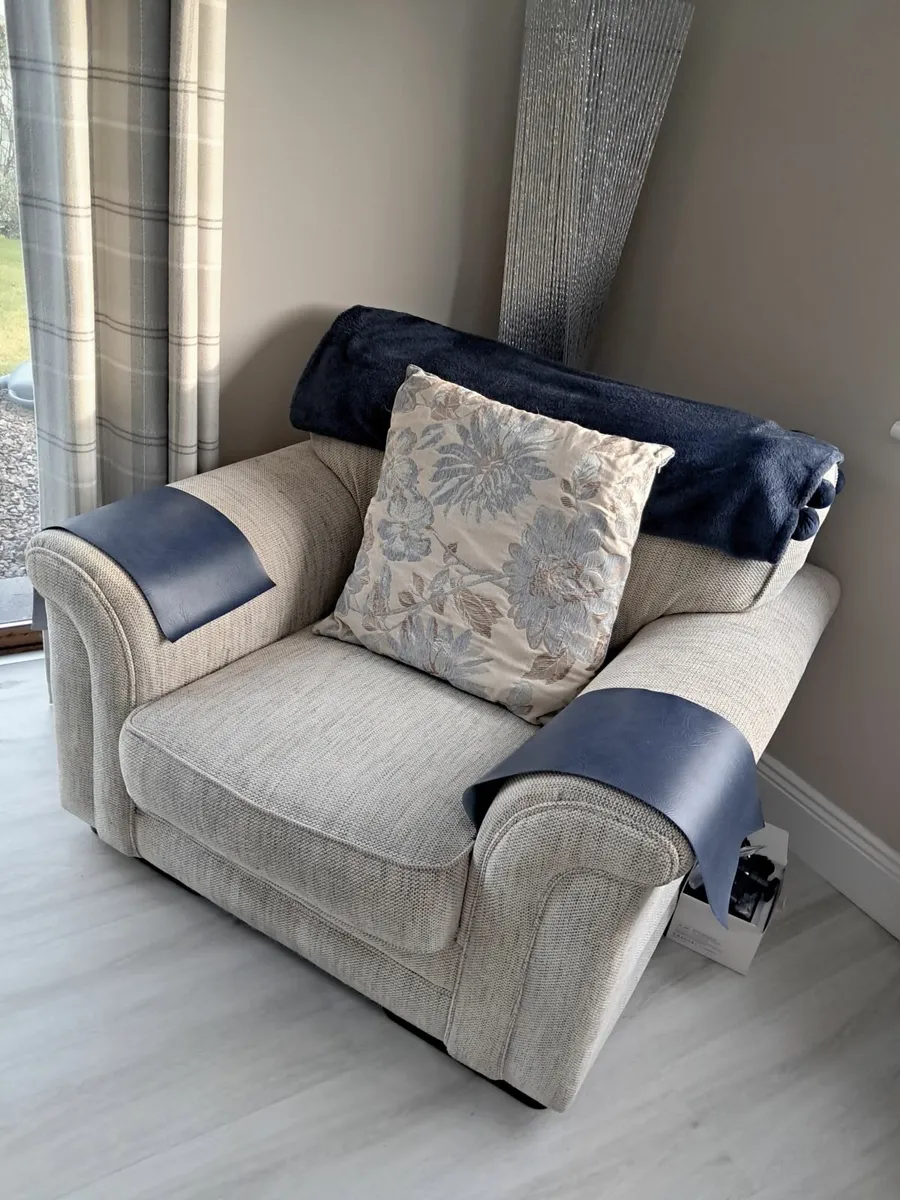 3 piece suite of furniture - Image 3