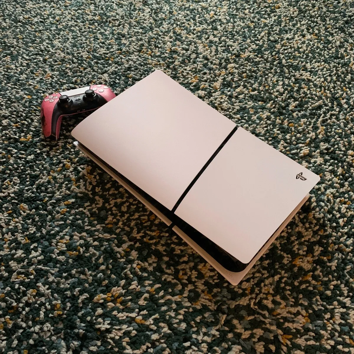 PlayStation 5 (1TB) +3 games-Excellent Conditions - Image 1