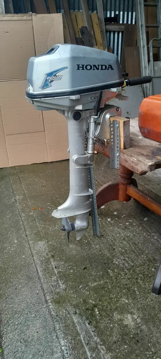 outboard engine - Image 2