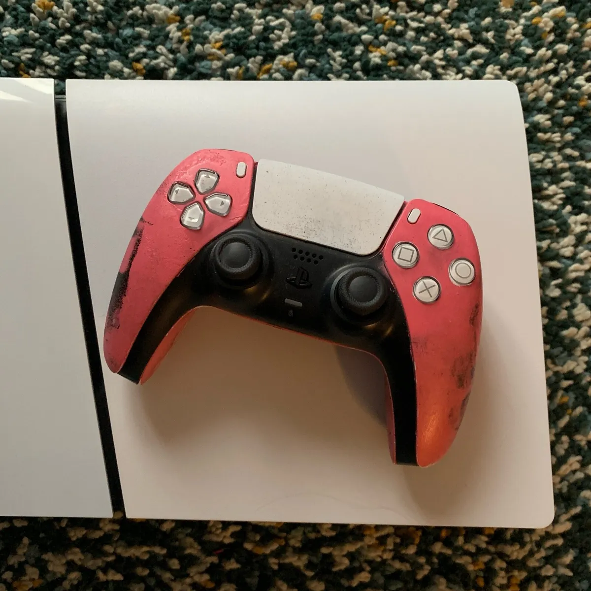 PlayStation 5 (1TB) +3 games-Excellent Conditions - Image 4