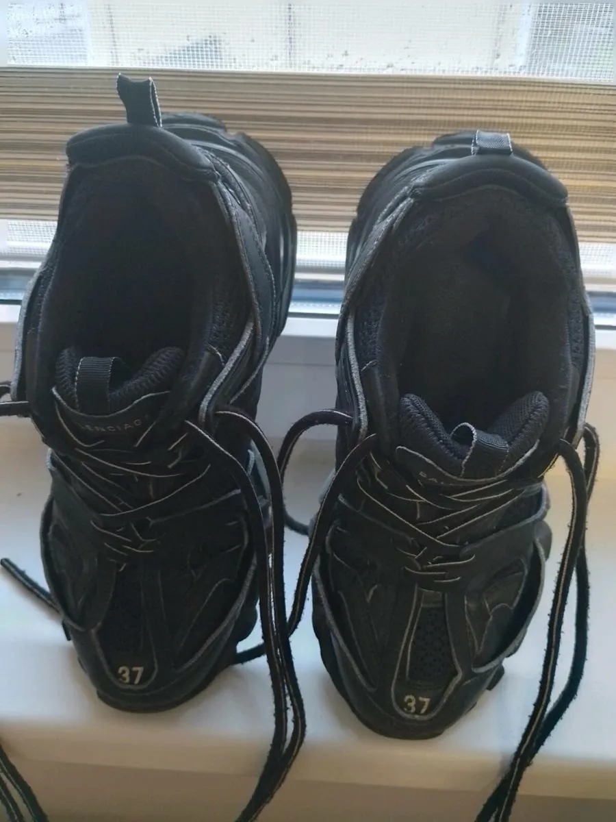 Balenciaga trainers size 4 - Image 3