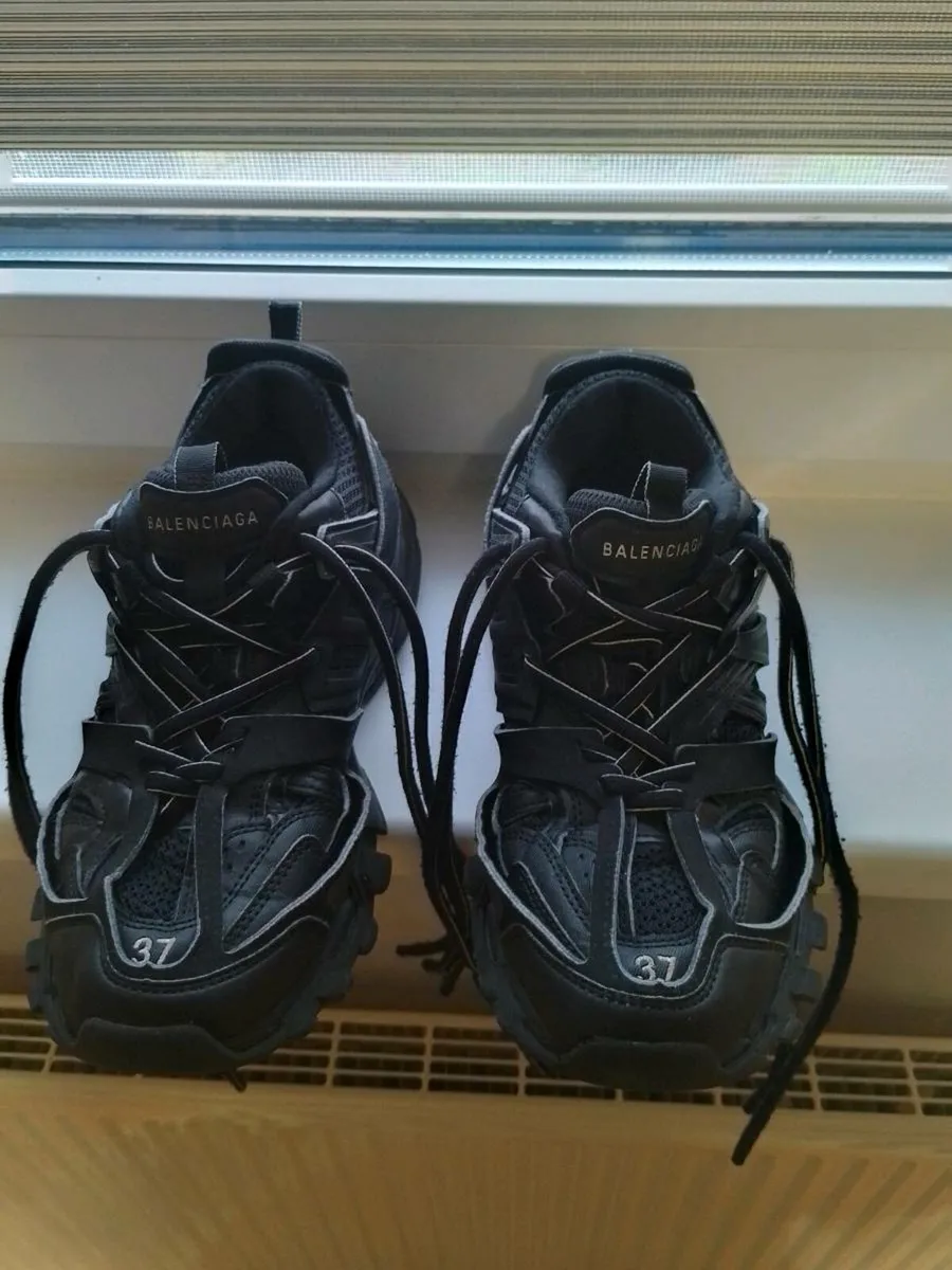 Balenciaga trainers size 4 - Image 1