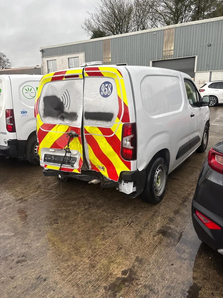 2024 fiat doblo for breaking - Image 3