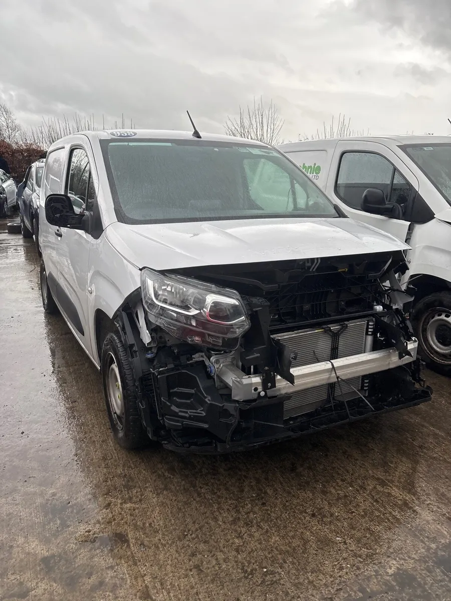 2024 fiat doblo for breaking - Image 2
