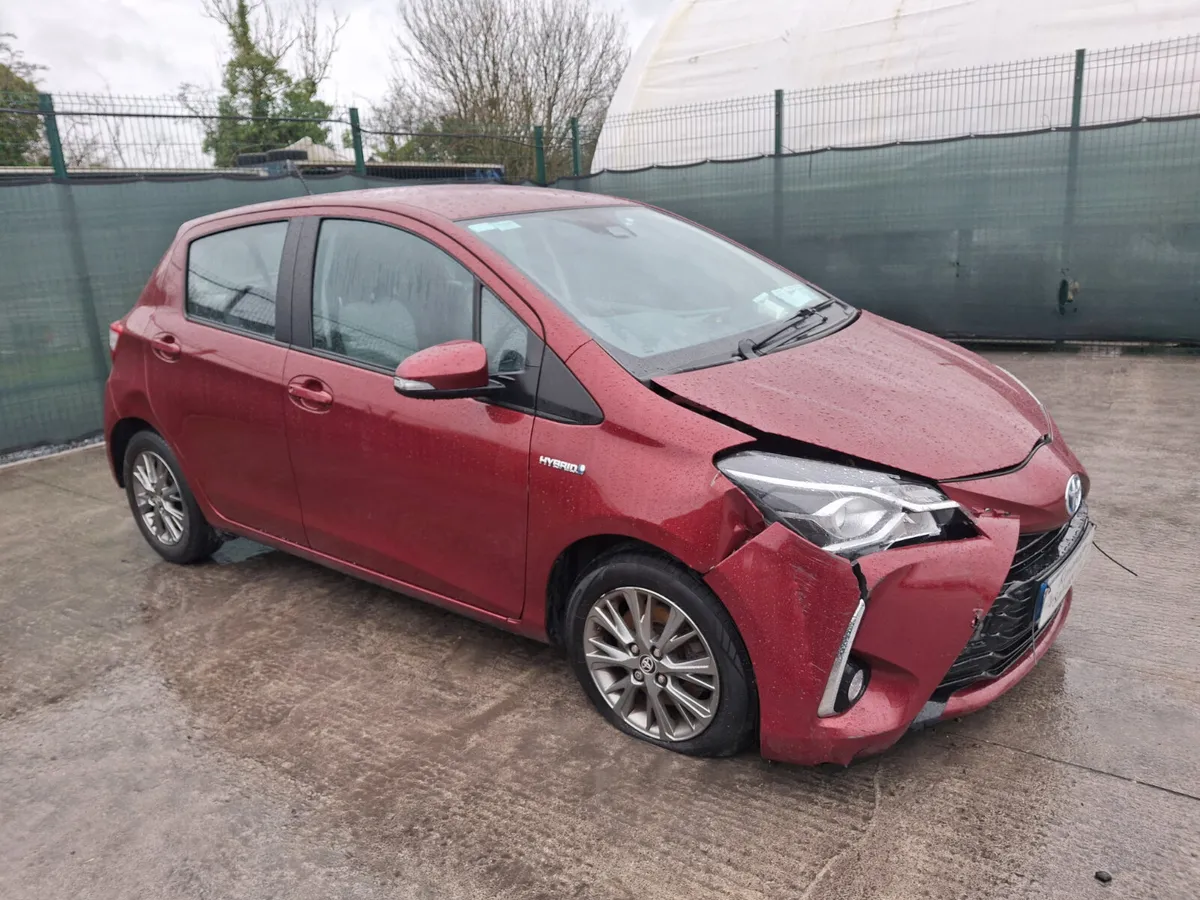 2019 Toyota yaris  Hybrid  Automatic - Image 1
