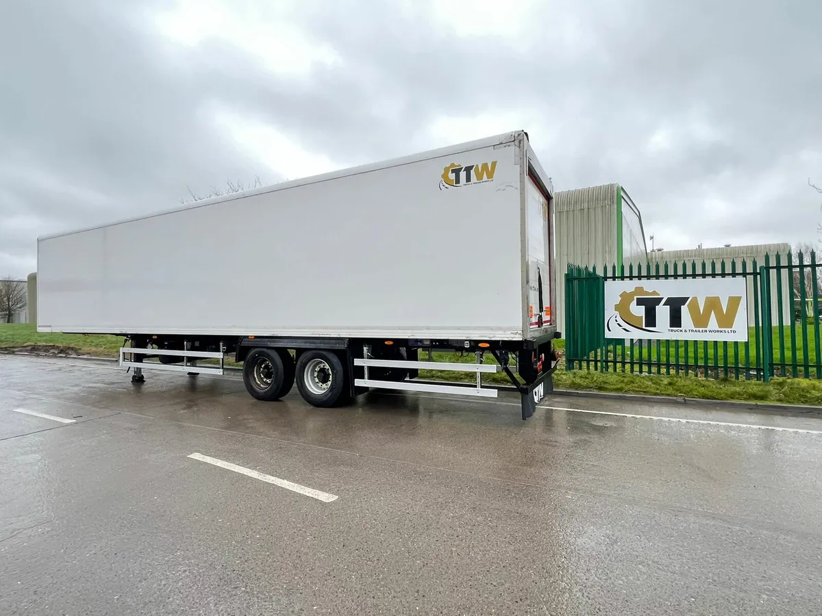 Schmitz Single Temp Fridge - Image 1