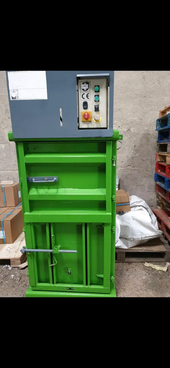 Cardboard Compactor baler - Image 1