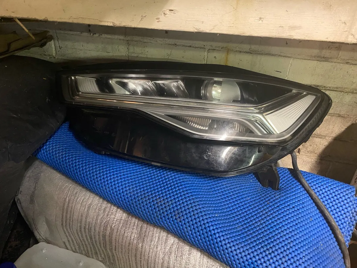 Audi A6 Headlight like new