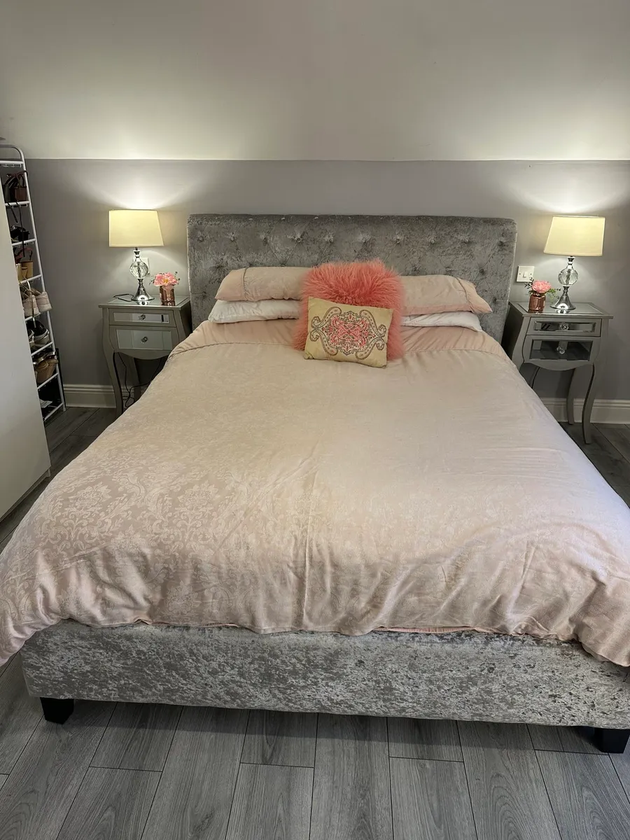 King Size Bed, Bedside Tables and Lamps - Image 2