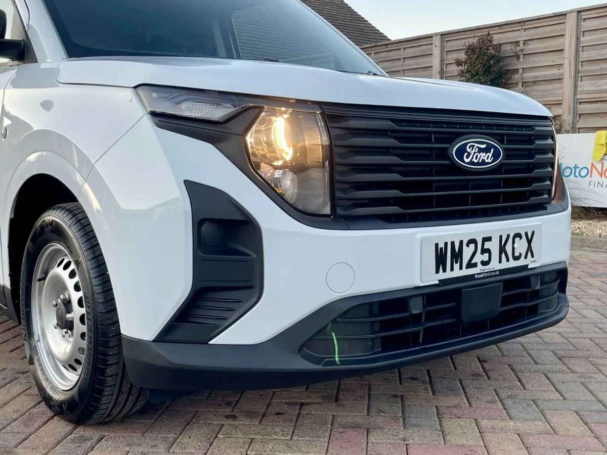 2025 Ford Transit Courier Small Panel Van - Image 3