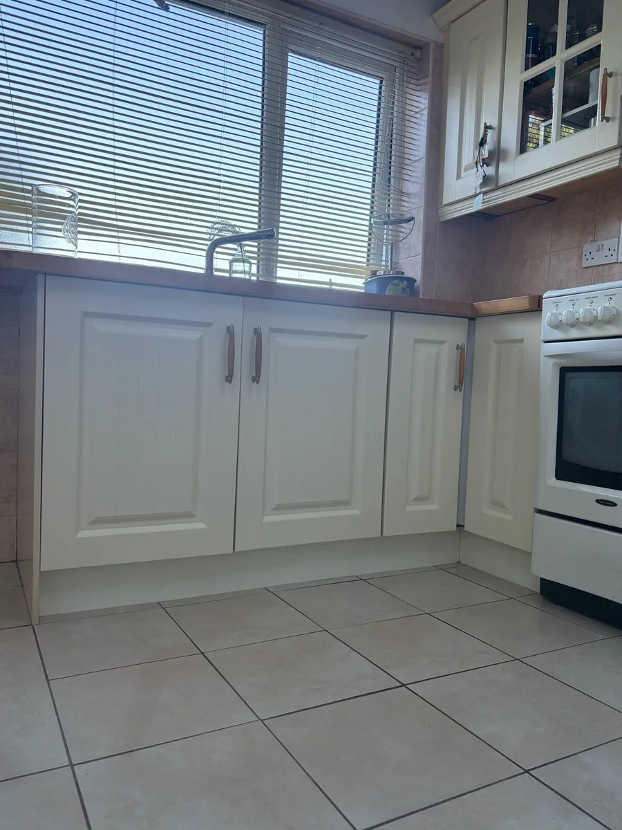 Kitchen units - Image 3