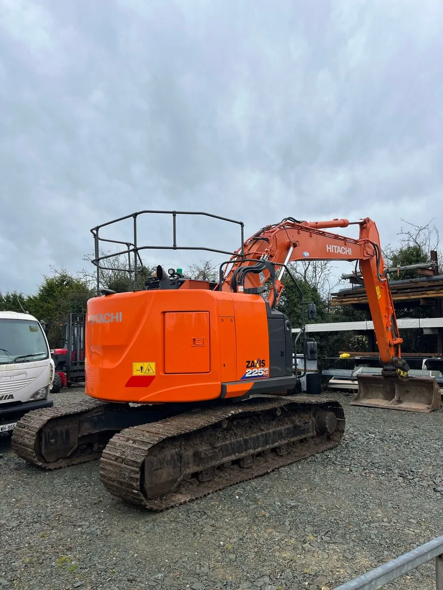 Hitachi zx225 - Image 1