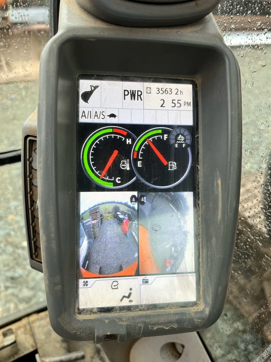 Hitachi zx225 - Image 2