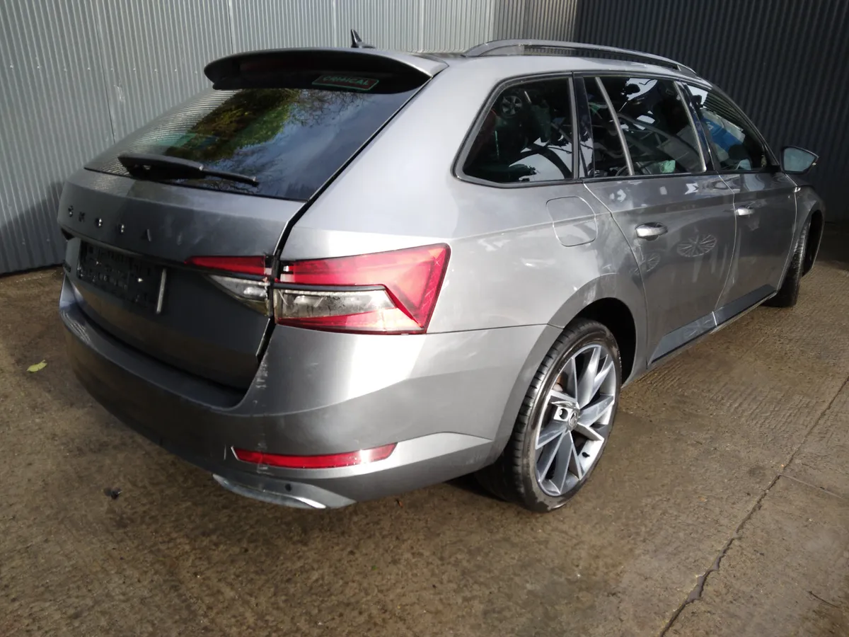 2023 Skoda Superb for Breaking/Dismantling - Image 4