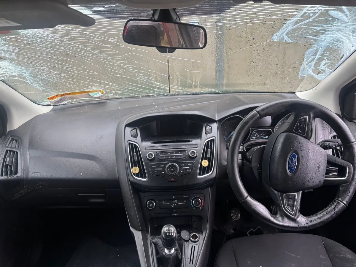 2015 Ford focus for parts - Image 3