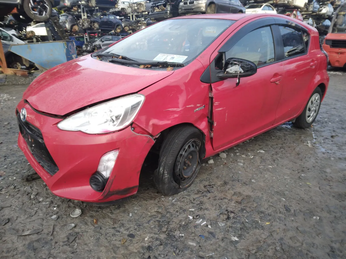 2016 Toyota Aqua for Breaking/Dismantling - Image 1