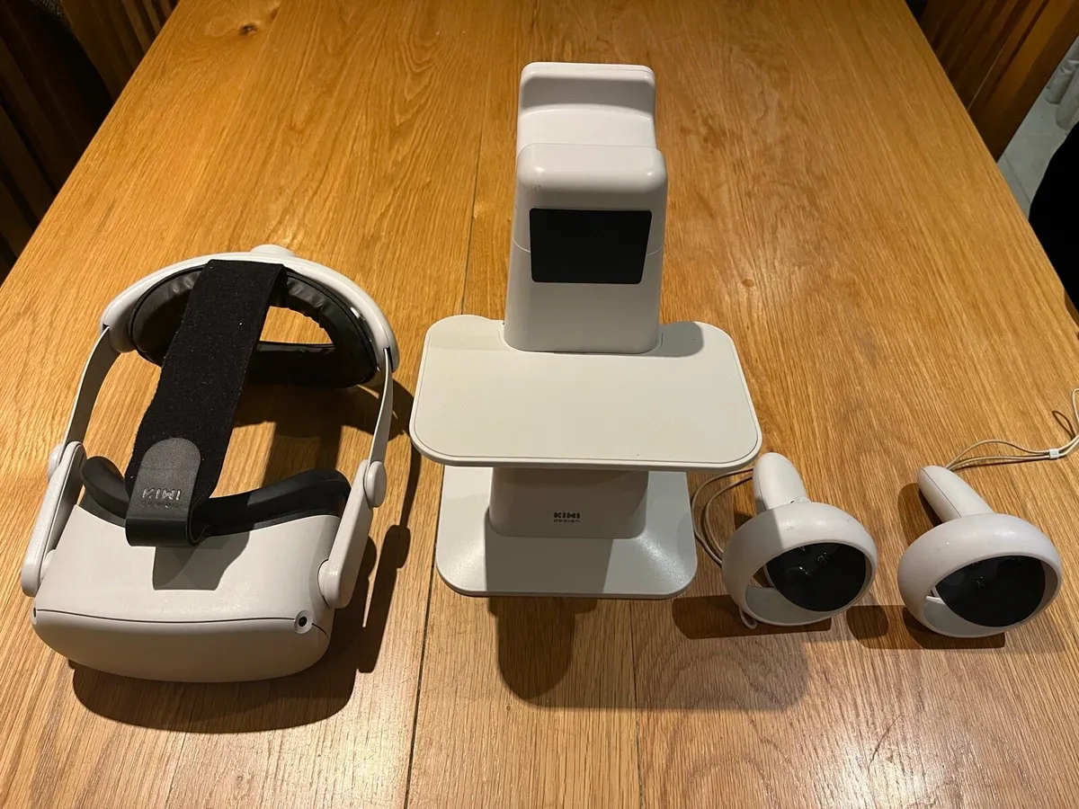 meta Quest 2 Vr headset - Image 1
