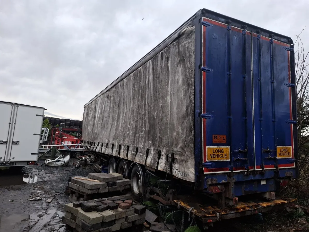 Dry Curtainsider storage trailer - Image 1