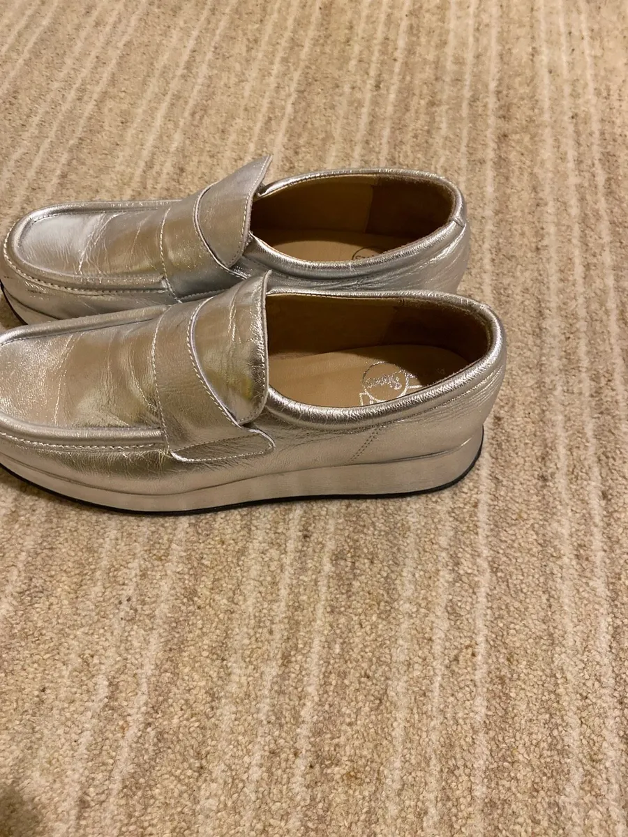 Silver size 6  wedges - Image 1