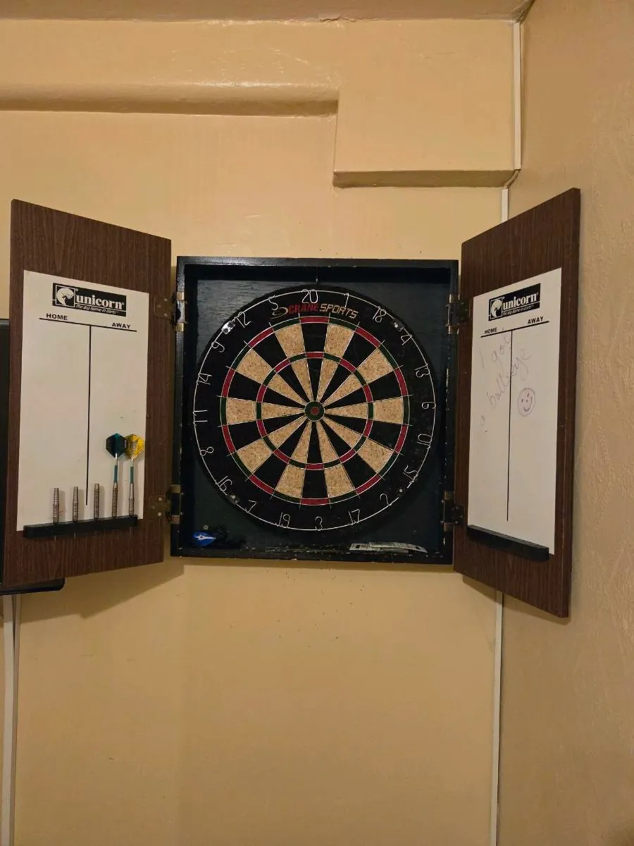 Dart board and cabinet - Image 1